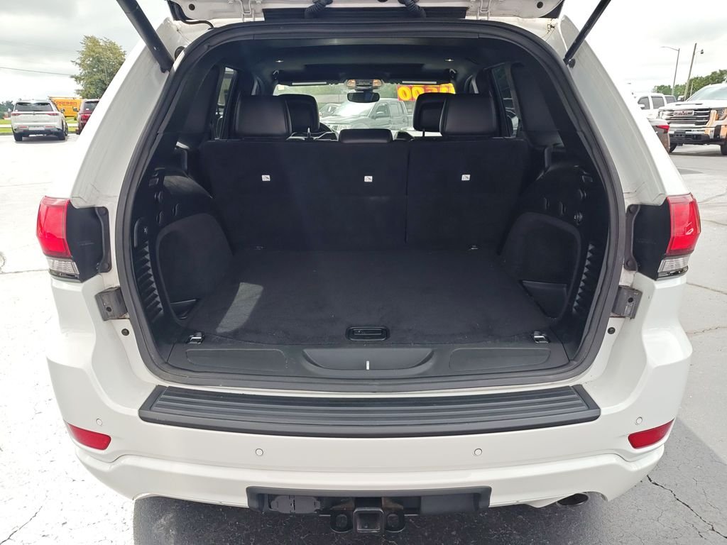 Used 2019 White Jeep Altitude image 9
