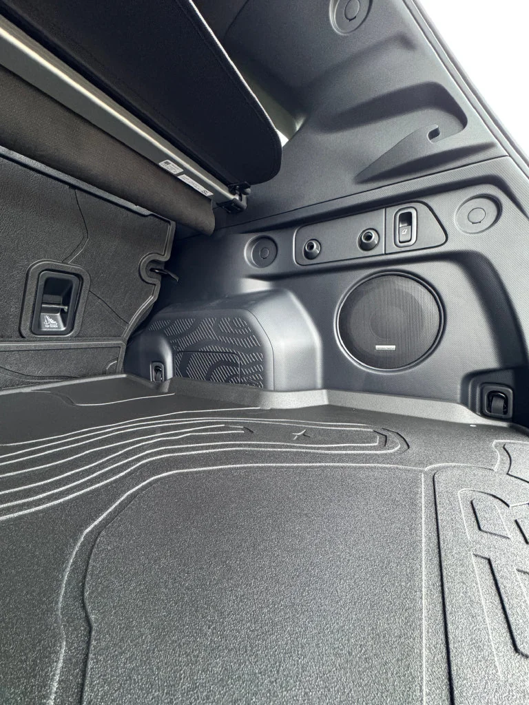 New 2026 CRYSTAL BLACK SILICA Subaru Limited Hybrid image 12