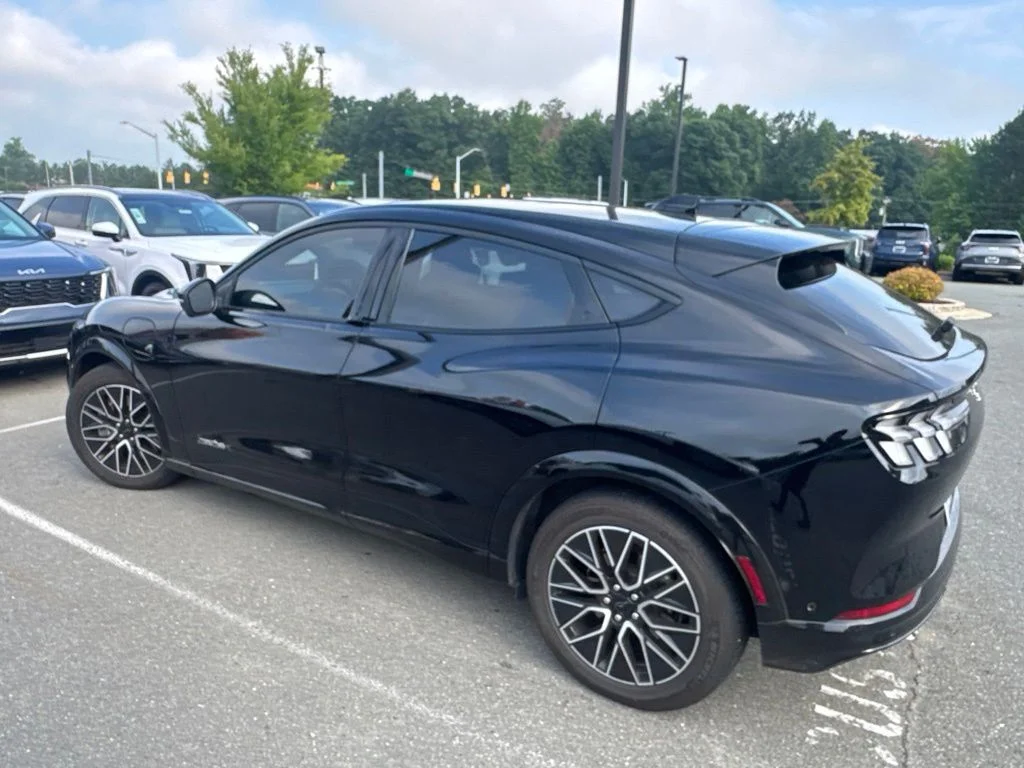 Used 2024 Black Ford Premium image 4