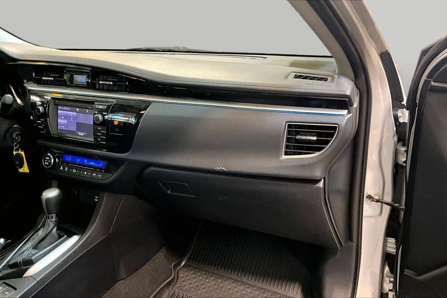 Used 2015 Classic Silver Metallic Toyota S Plus image 18