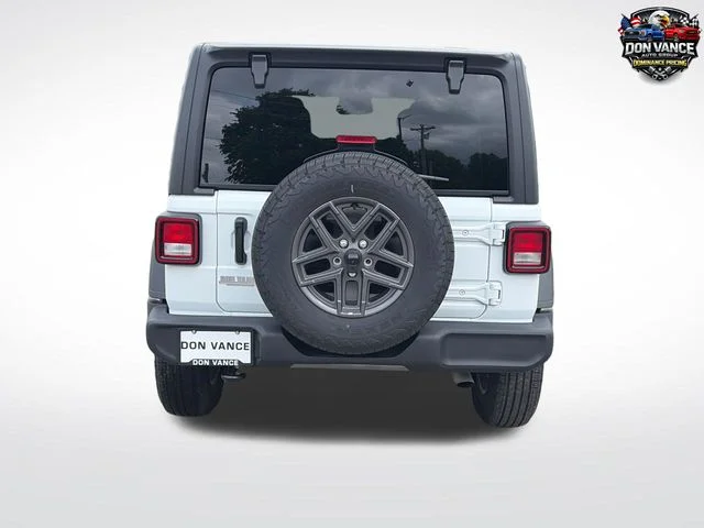 Used 2025 White Jeep Sport S image 4