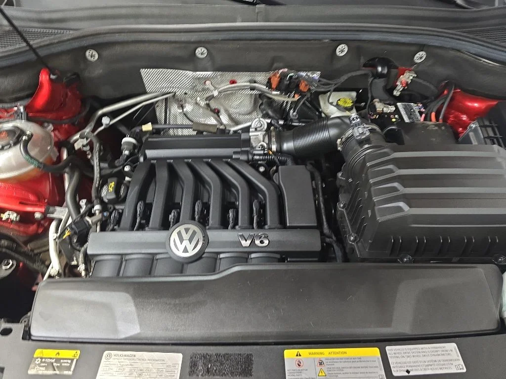 Used 2022 Blue Volkswagen 3.6L V6 SE w/Technology image 12