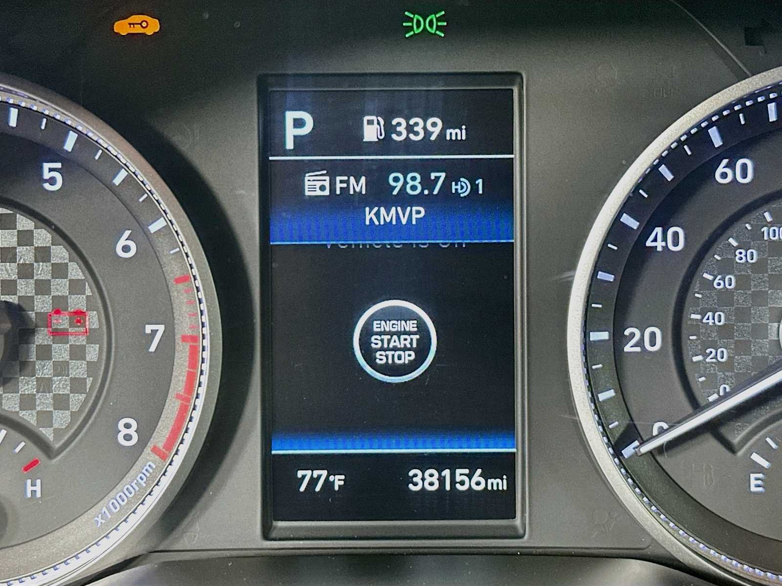 Used 2020 Fluid Metal Hyundai Limited image 12