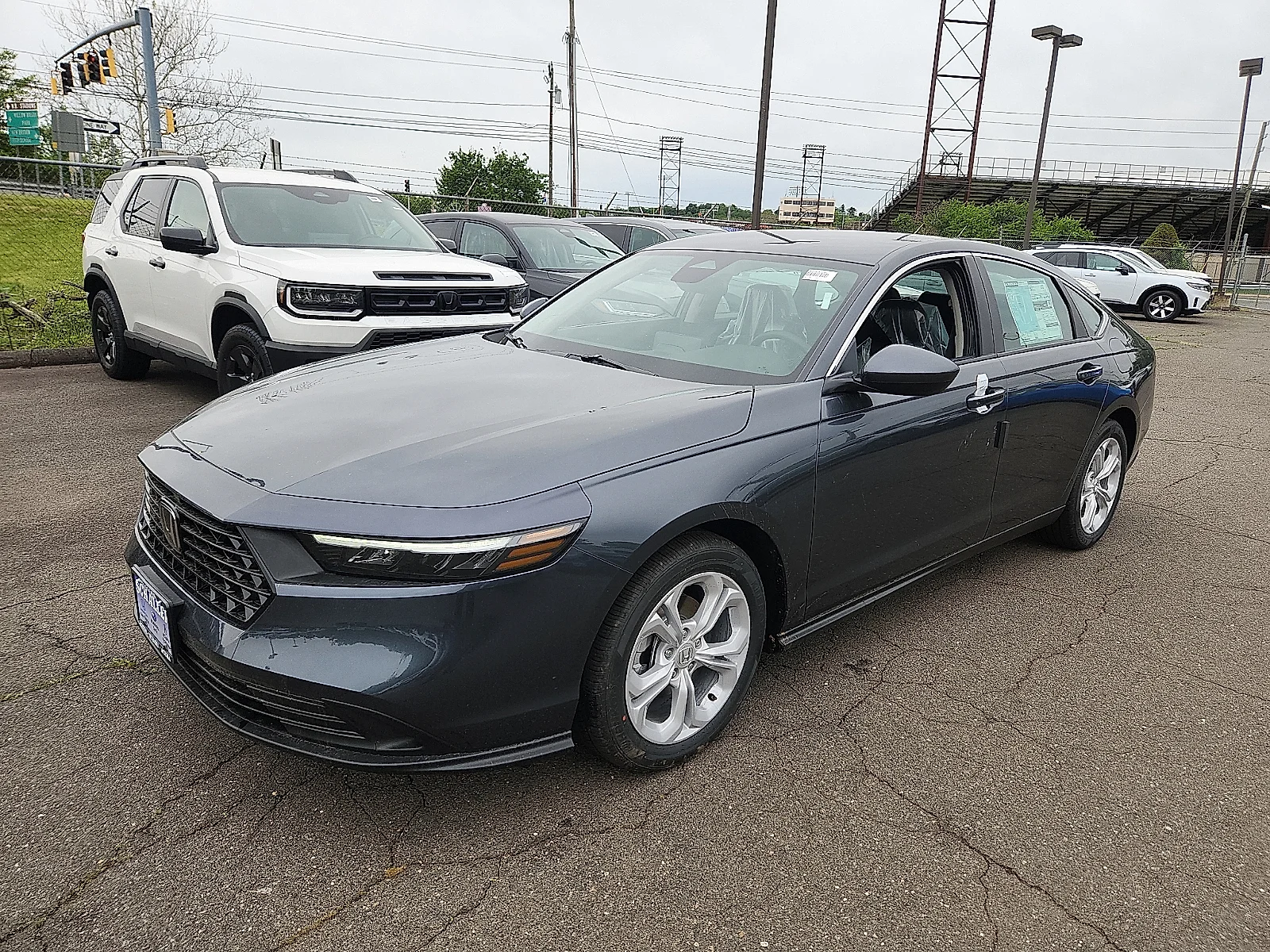 New 2026 Meteorite Gray Metallic Honda LX image 2
