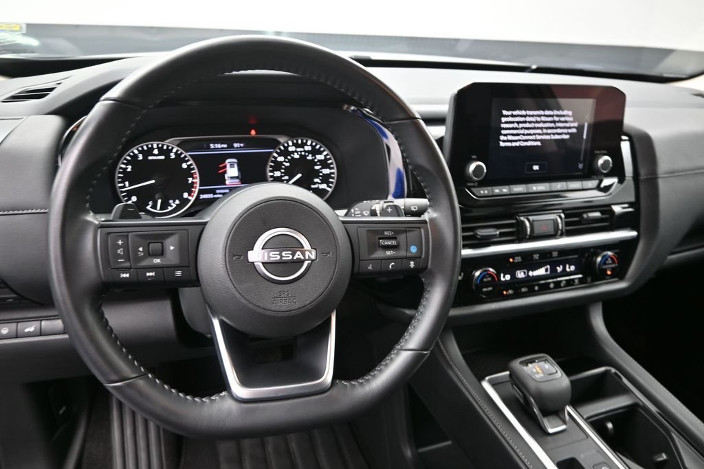 Used 2025 Gray Nissan SV image 22