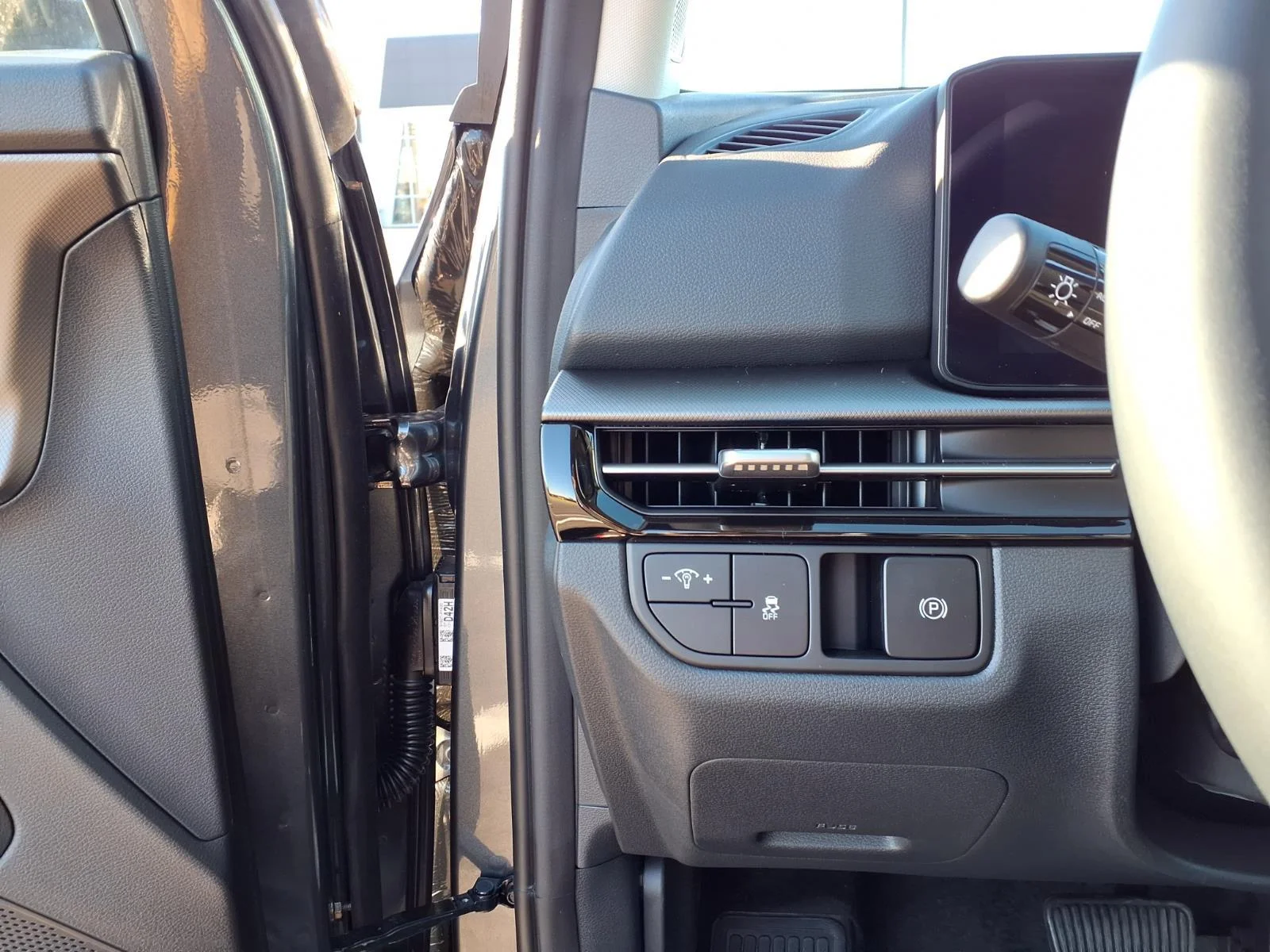 New 2026 Gravity Gray Kia LX image 9