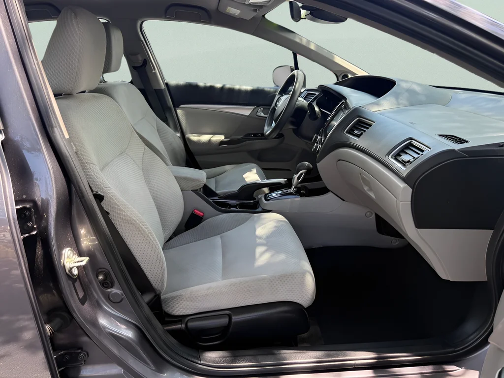 Used 2015 Modern Steel Metallic Honda Hybrid image 13