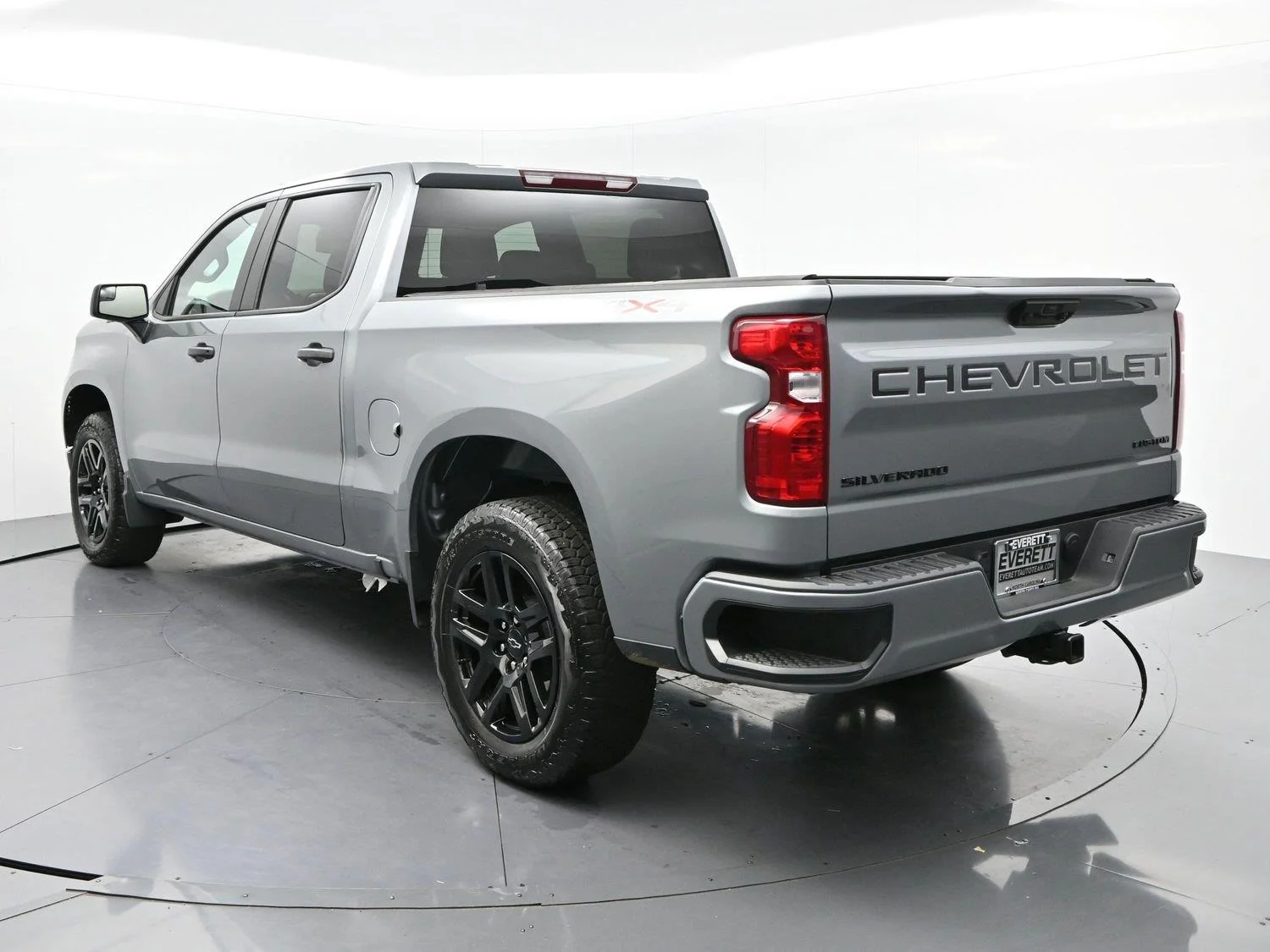 Used 2025 Sterling Gray Metallic Chevrolet Custom image 5