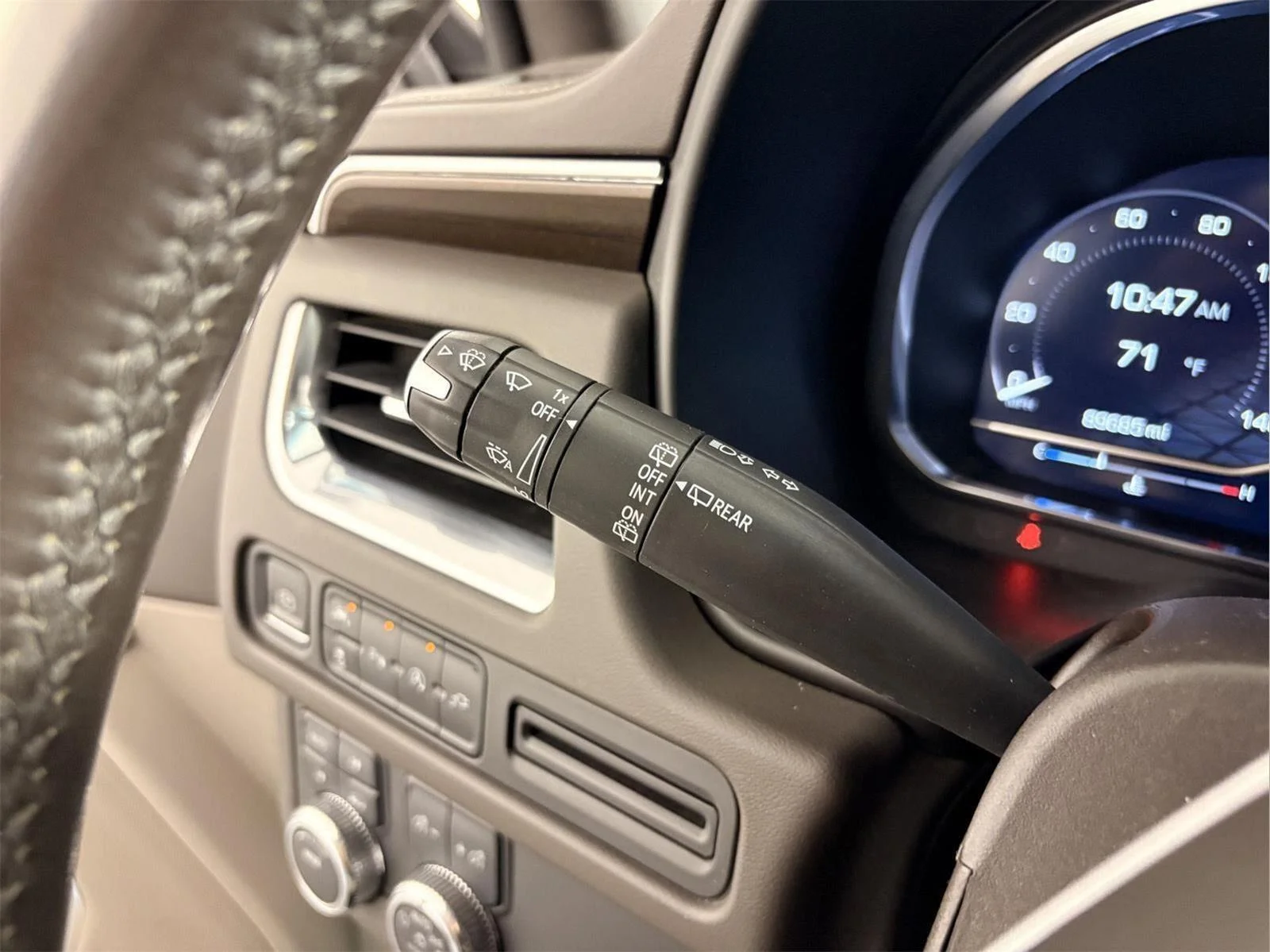 Used 2022 Summit White GMC SLE image 30