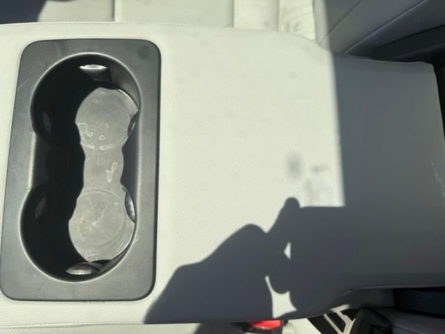 Certified Used 2026 White Land Rover Dynamic SE image 33