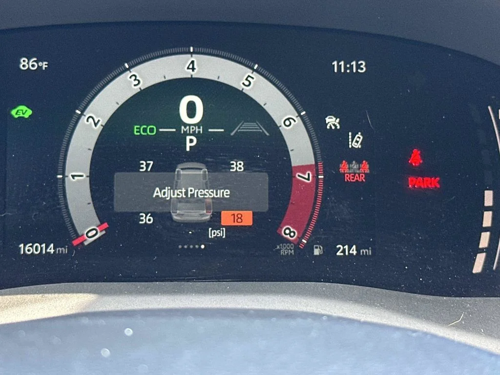 Certified Used 2025  Toyota SE image 27