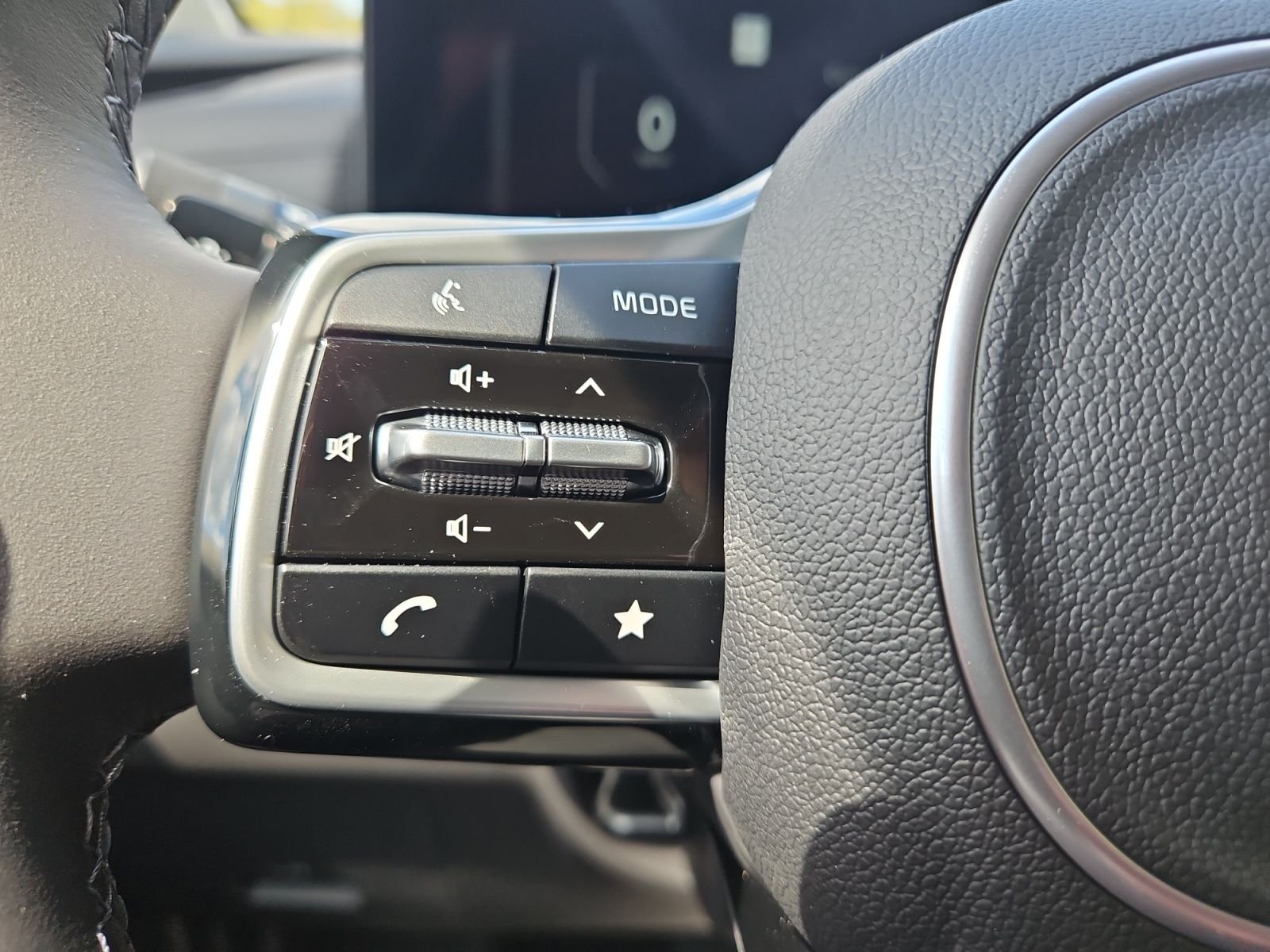 New 2026 Snow White Pearl Kia SX image 25