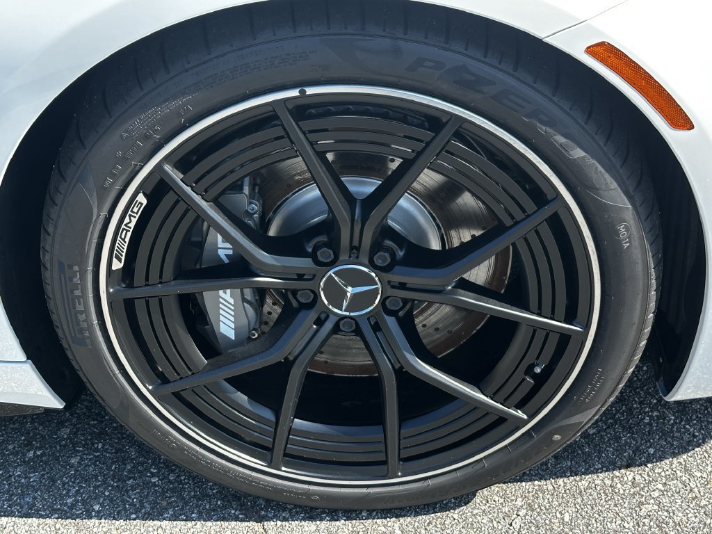 New 2026 MANUFAKTUR Moonlight White Metallic Mercedes-Benz AMG® GT 43 image 46