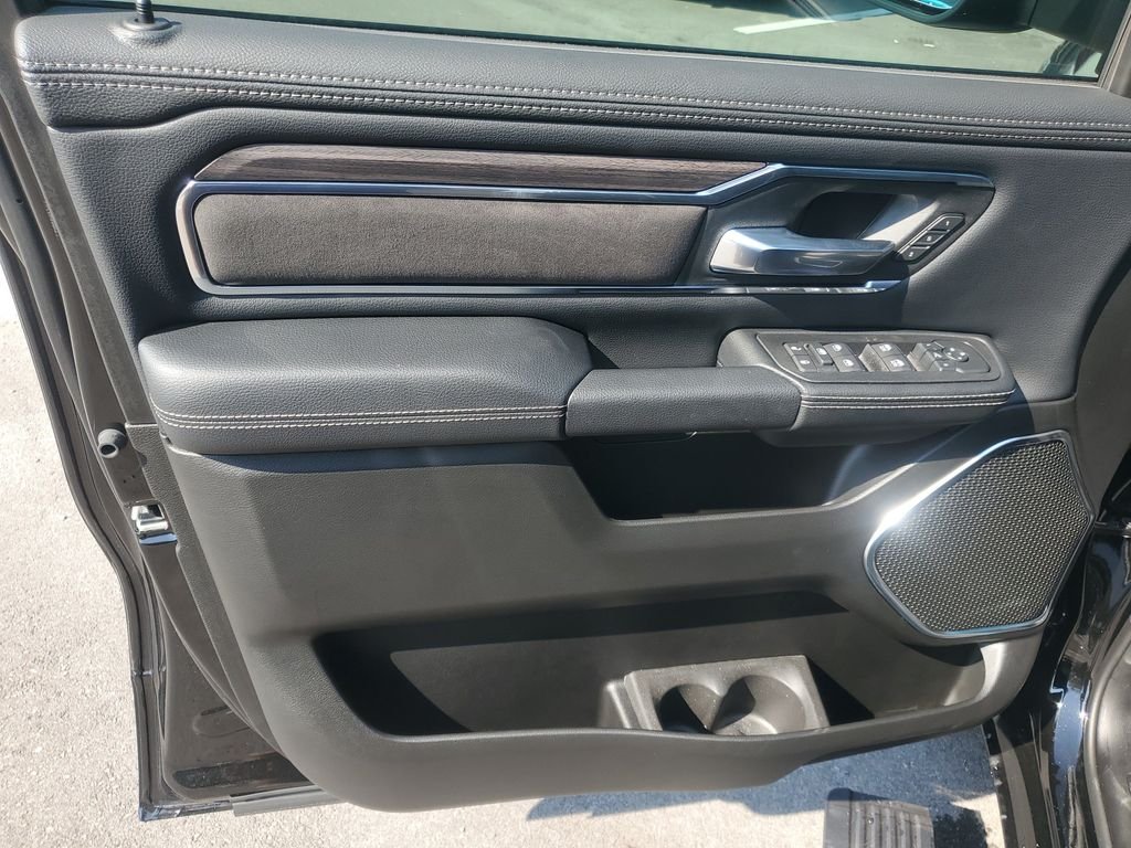 New 2026 Diamond Black Crystal Pearl-Coat Exterior Paint RAM Laramie image 11