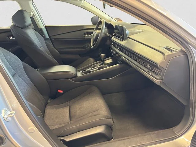 Used 2024 Solar Silver Honda EX image 16