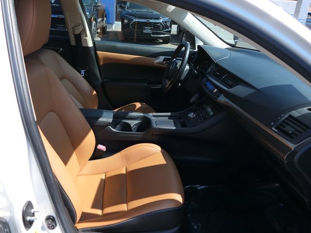 Used 2015  Lexus Hybrid image 28