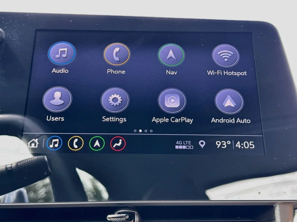 Used 2020 White Chevrolet Stingray image 19