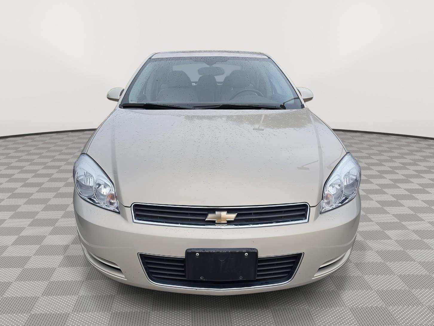 Used 2008 Gold Mist Metallic Chevrolet LT image 2