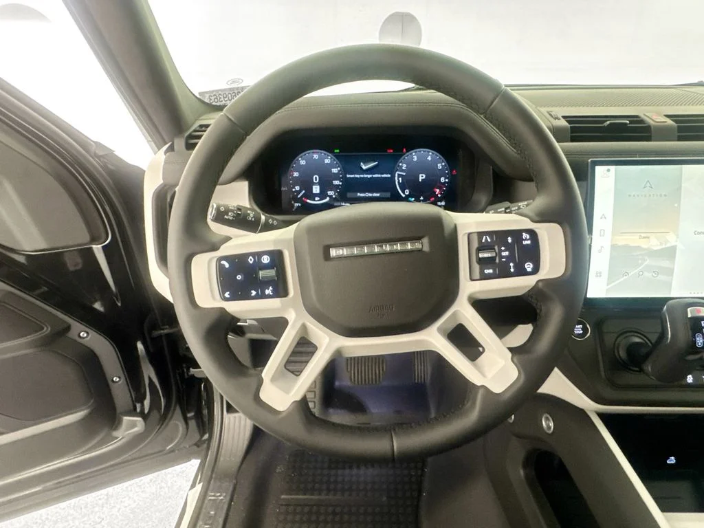 New 2026 Santorini Black Land Rover S image 11