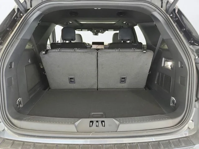 New 2026 Carbonized Gray Metallic Ford Tremor® image 24