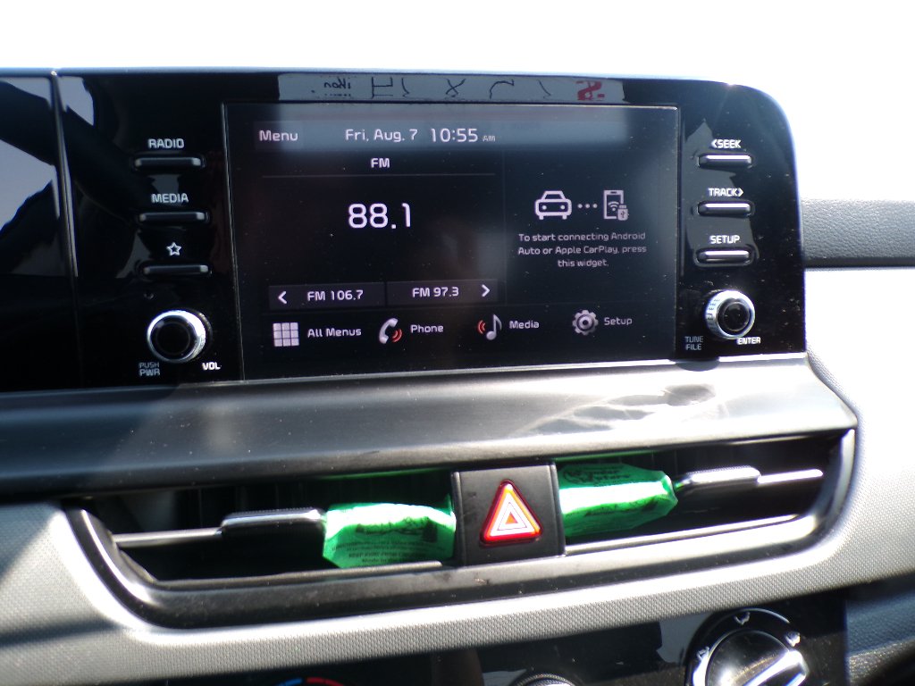 Used 2026 Snow White Pearl Kia LX image 17