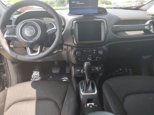 Certified Used 2023 Graphite Gray Jeep Latitude image 13