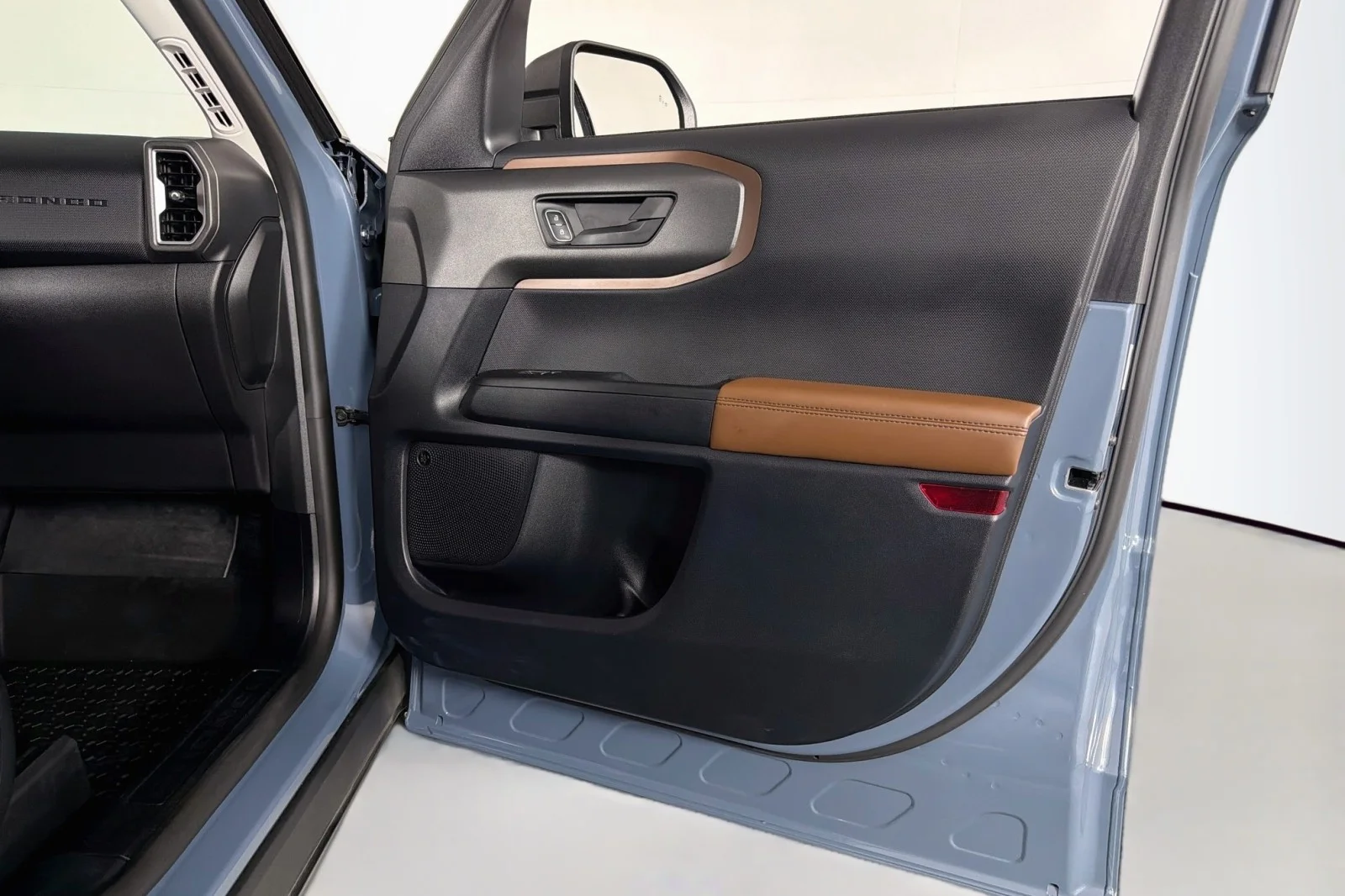 Used 2025 AZURE GRAY Ford Outer Banks image 24