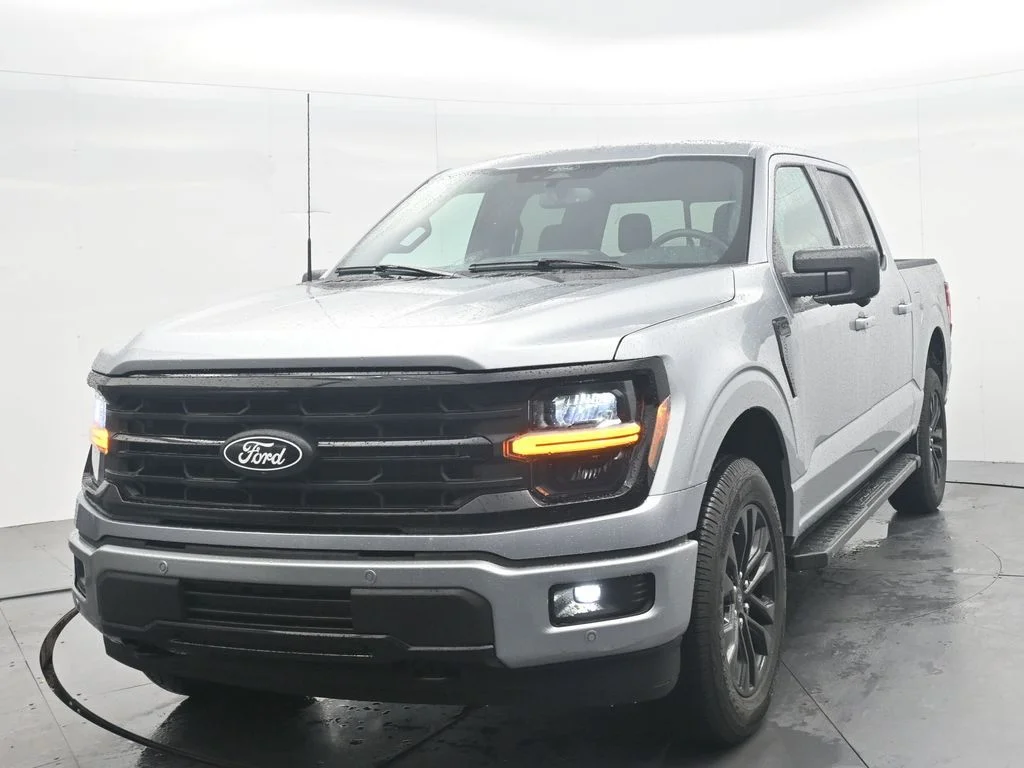 New 2026 Iconic Silver Metallic Ford XLT image 2