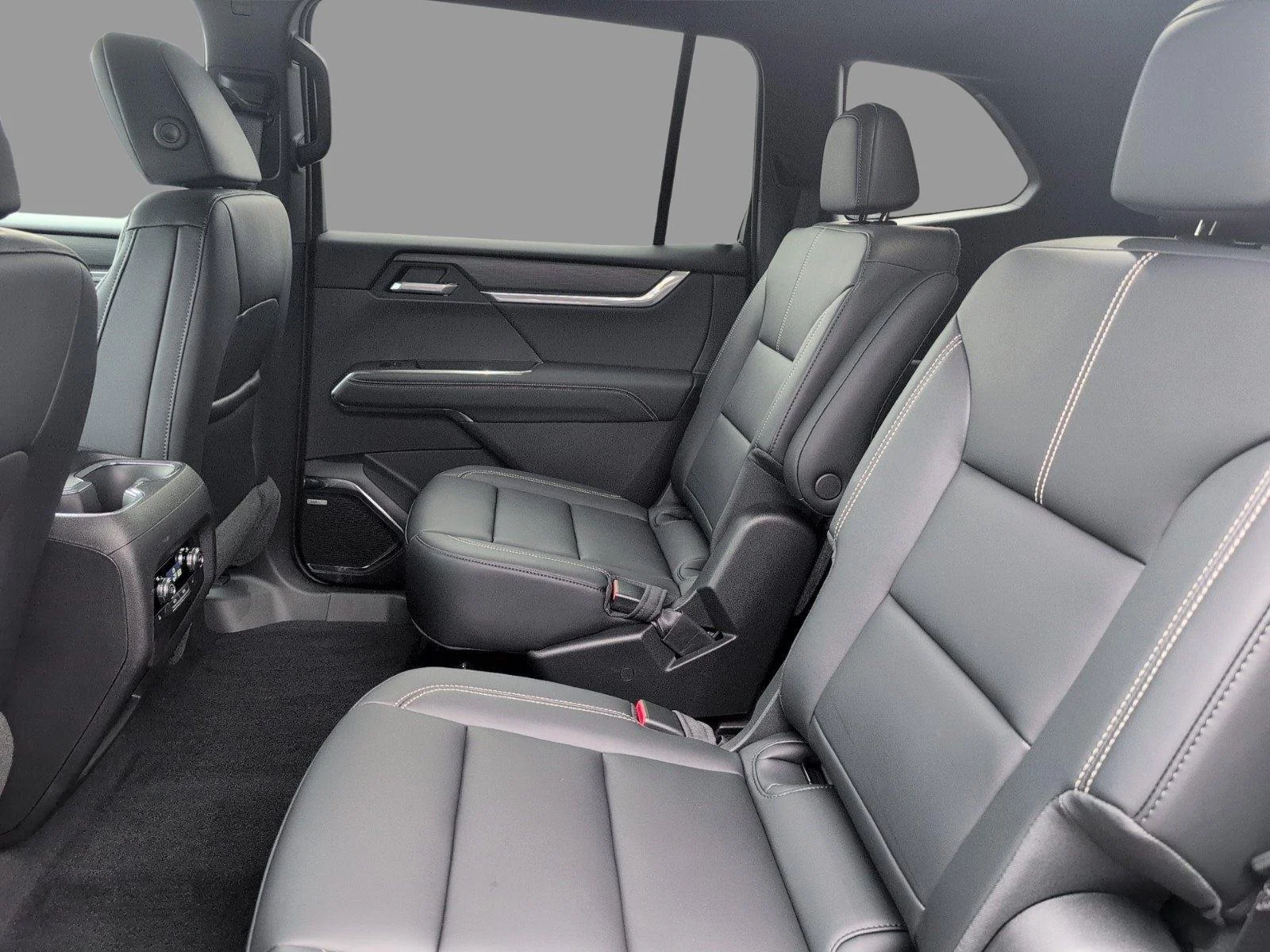 New 2026 Sterling Metallic GMC Elevation image 32