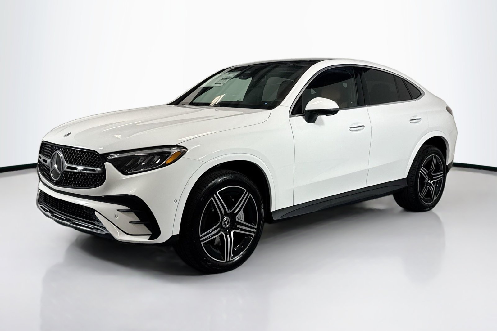 New 2026 Polar White Mercedes-Benz GLC 300 image 1