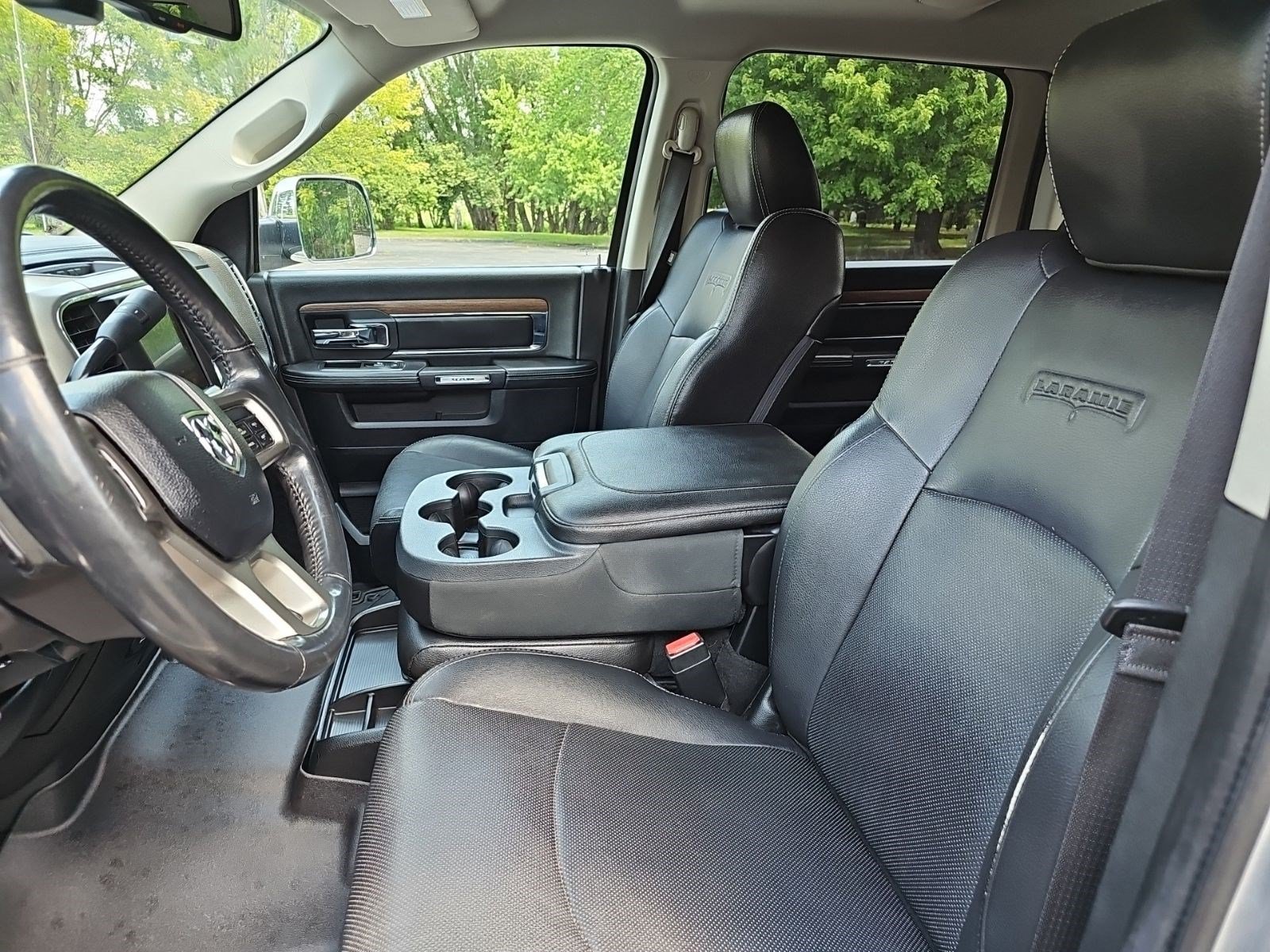 Used 2015 Bright Silver Metallic Clearcoat Ram Laramie image 17