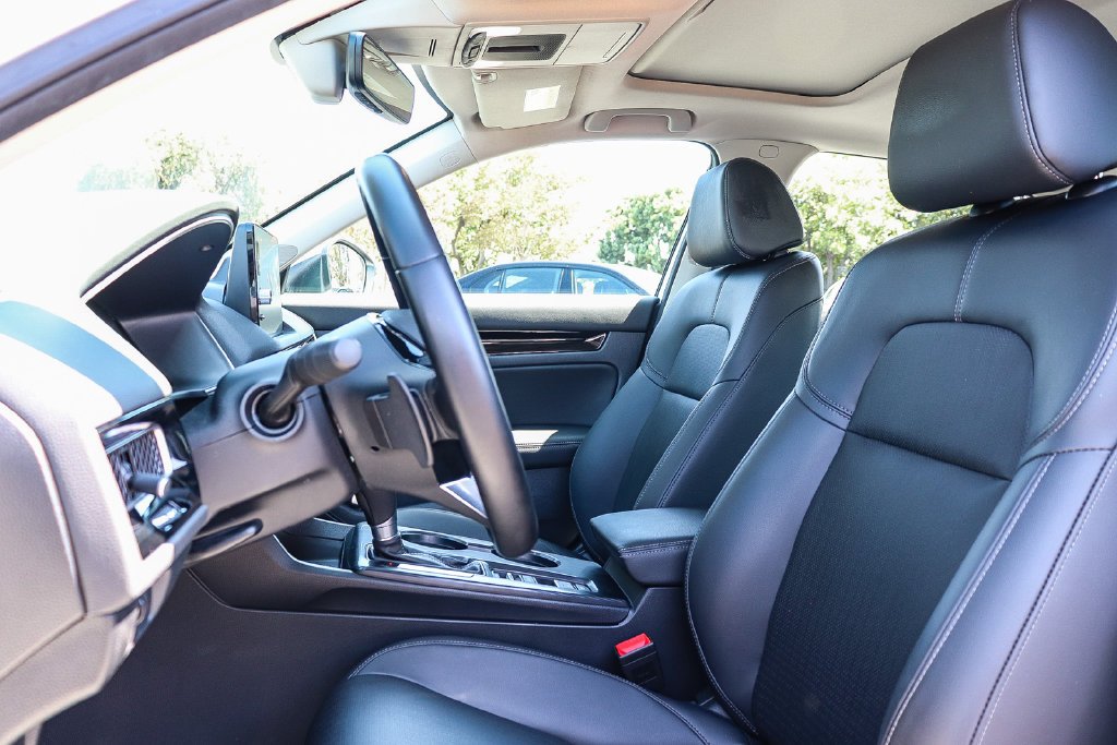 Used 2024 White Honda Touring image 17