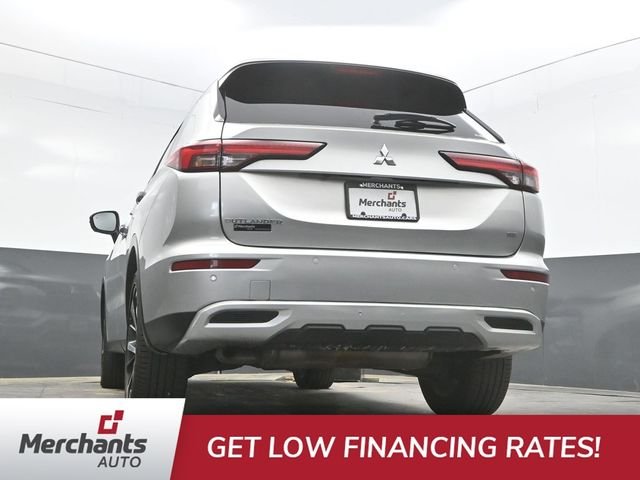 Used 2024 Silver Mitsubishi SE image 39