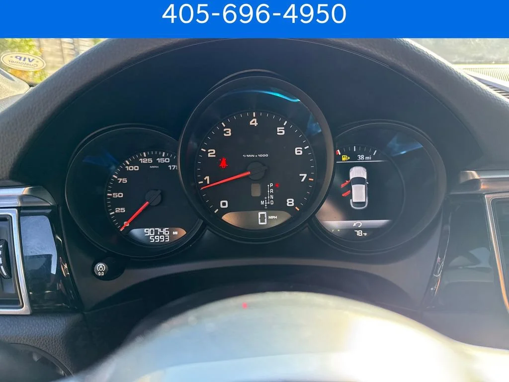 Pre-Owned 2018 Porsche Macan Base
