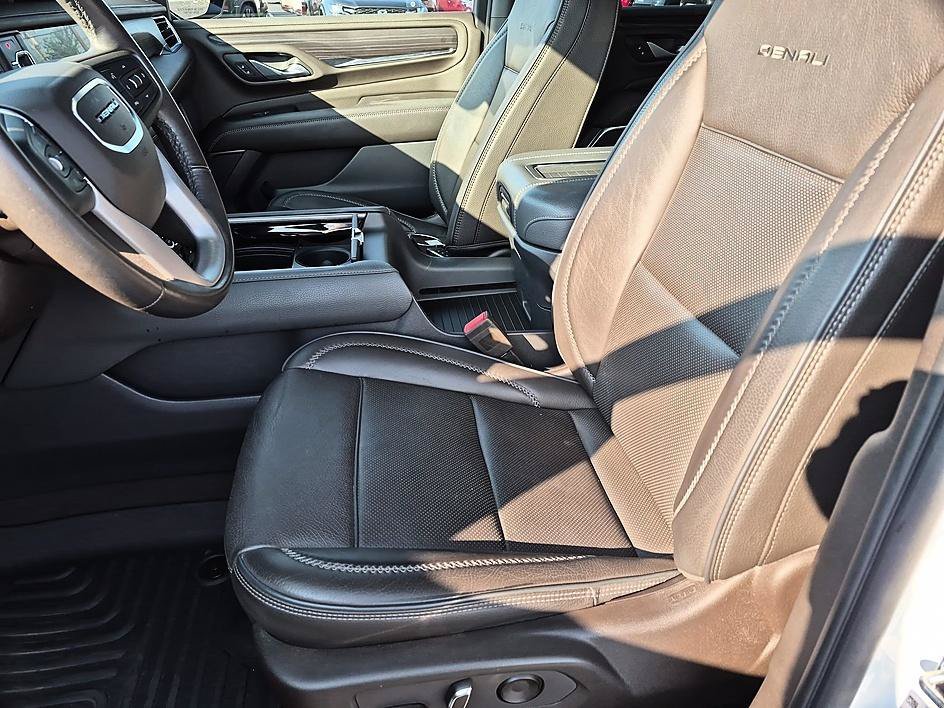 Used 2022 White Frost GMC Denali image 15