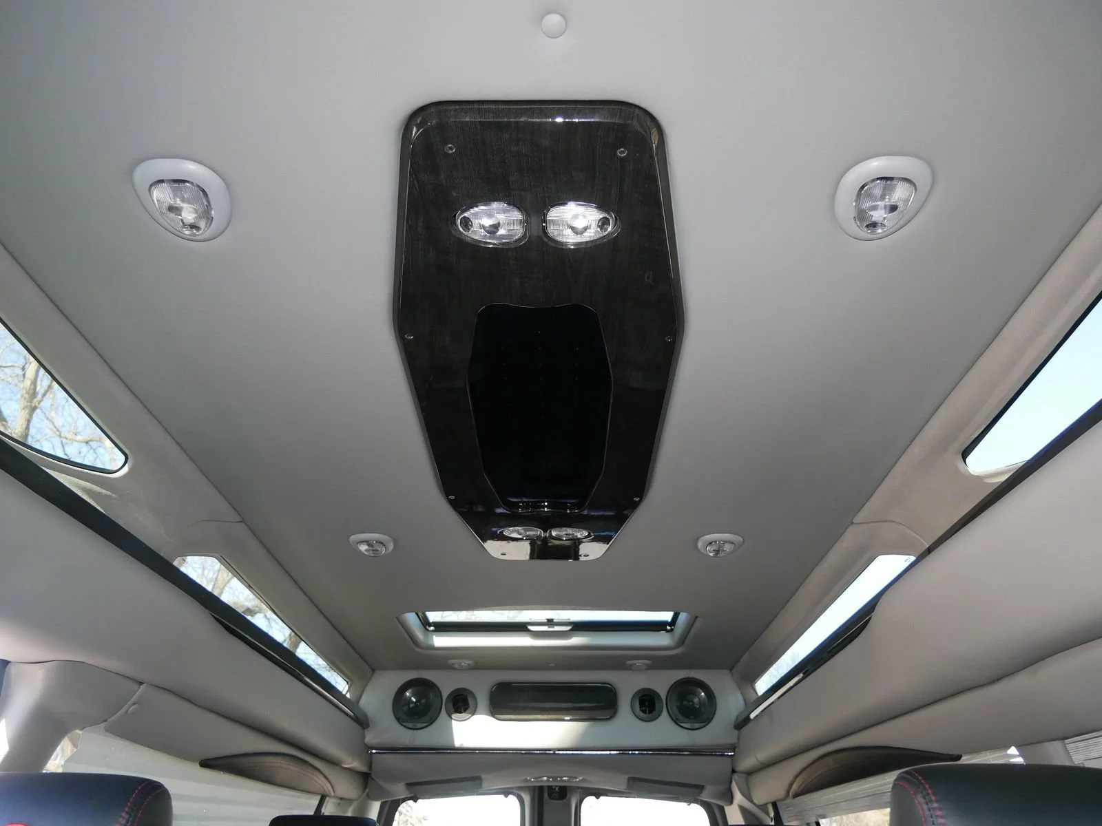 Used 2025 Onyx Black GMC Work Van image 22