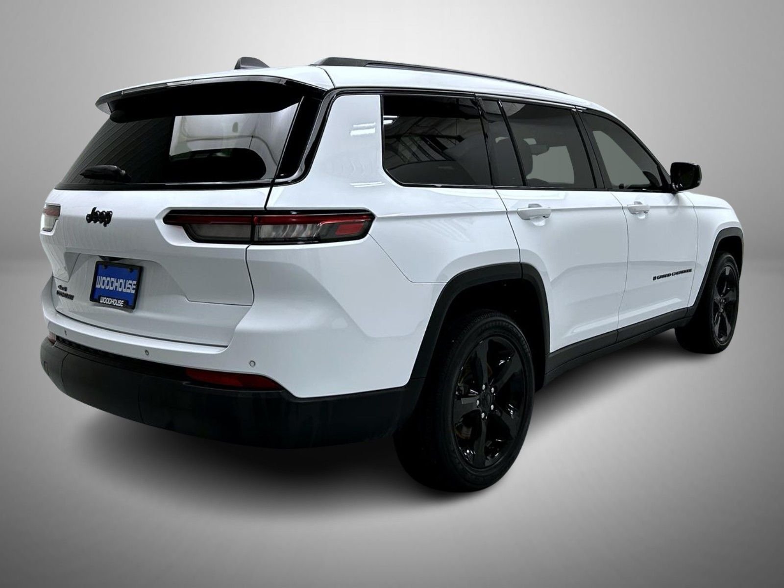 Used 2023 White Jeep Altitude image 5