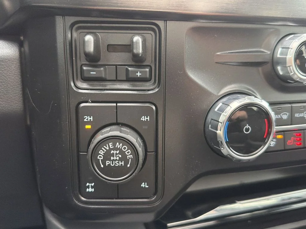 New 2026 Glacier Gray Metallic Tri-Coat Ford F-250® Lariat® image 40