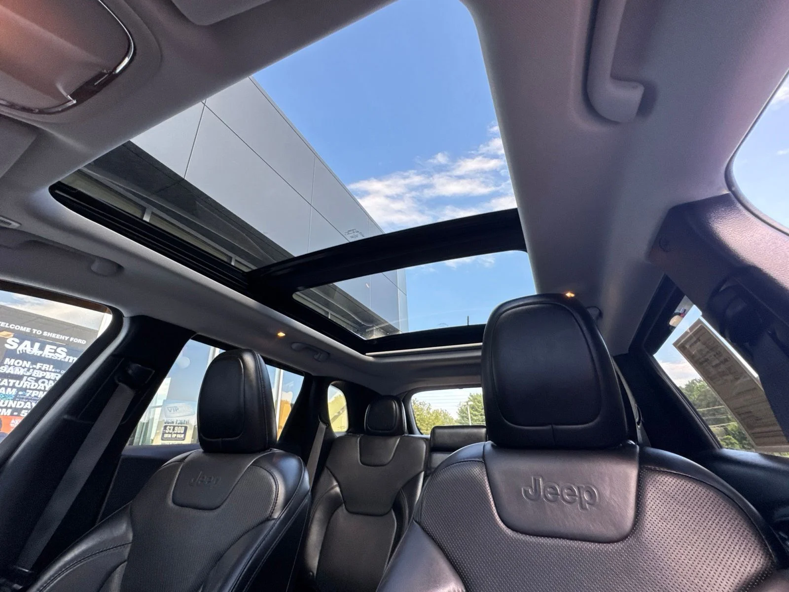 Used 2019 Bright White Clearcoat Jeep Limited image 11