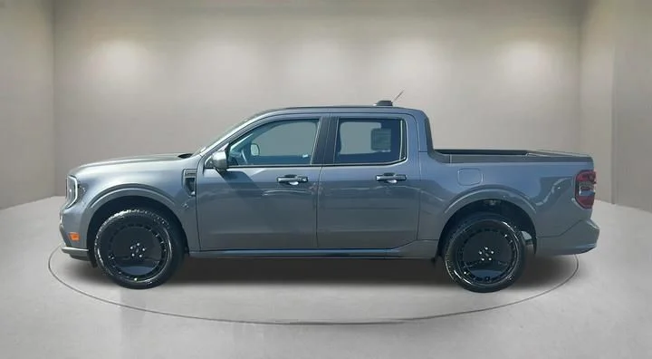 New 2025 Carbonized Gray Metallic Ford Lobo™ image 3