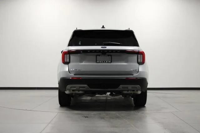 New 2026 Space White Metallic Ford Active image 29