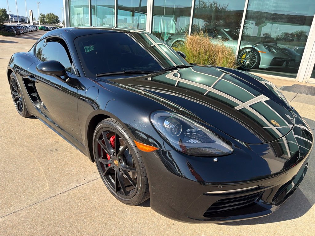 Used 2019  Porsche S image 3