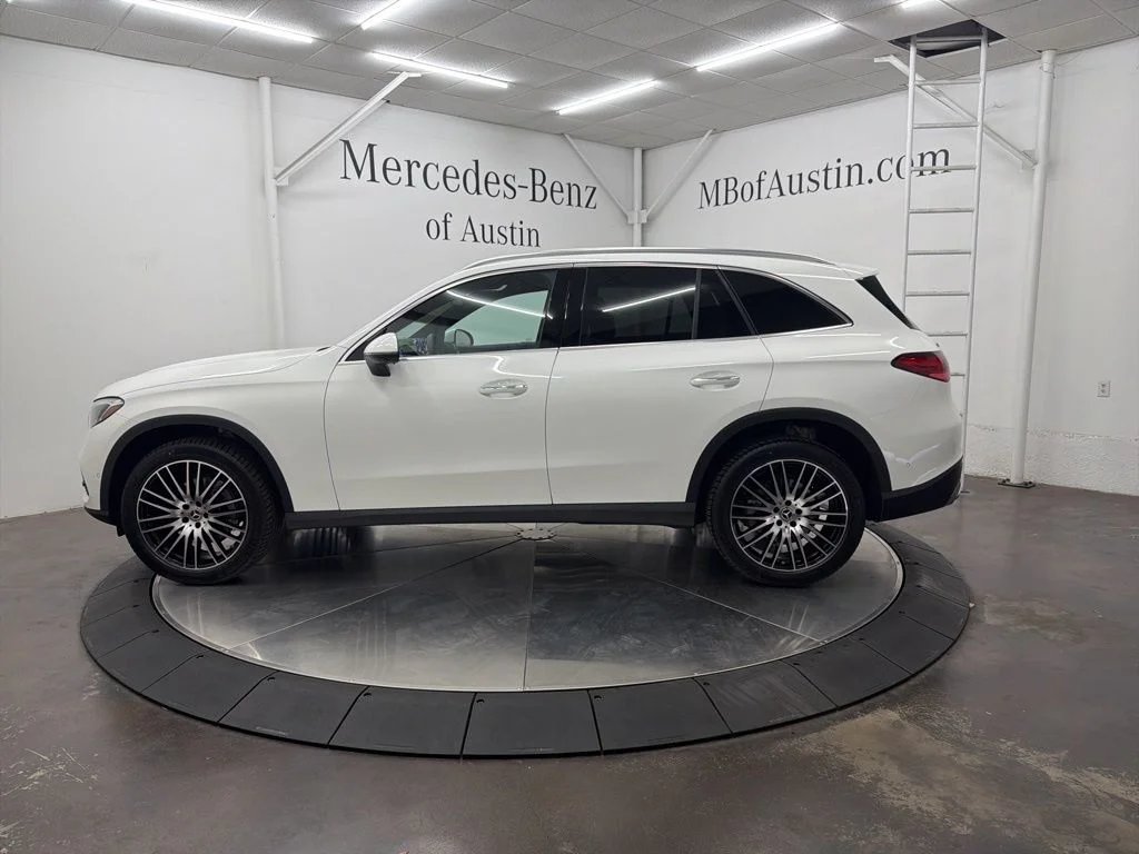 Used 2026 White Mercedes-Benz GLC 300 image 4