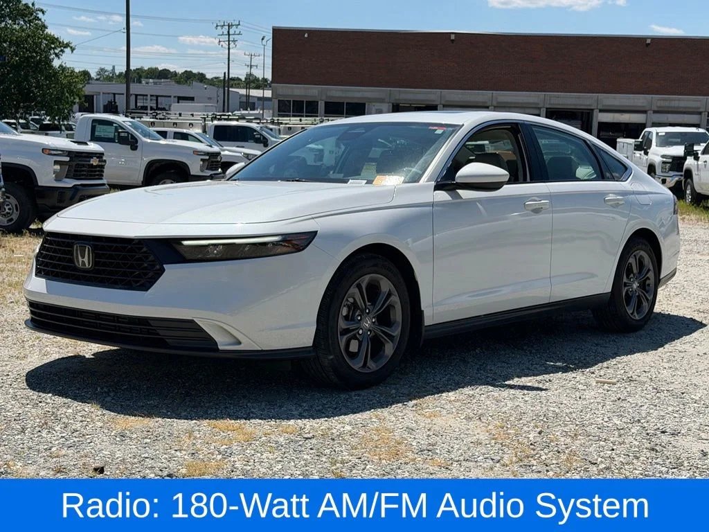 Used 2023 White Honda EX image 9