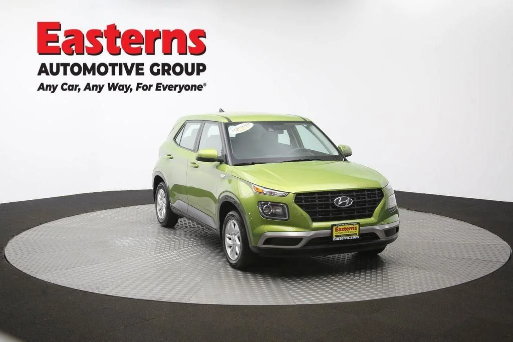 Used 2022 Green Hyundai SE image 52