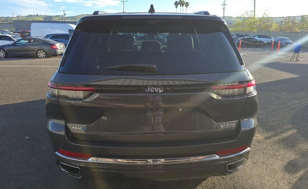 Used 2022 Gray Jeep Overland 4xe image 5