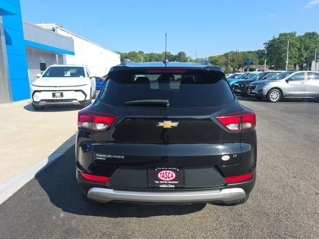 Used 2025 Black Chevrolet LT image 3