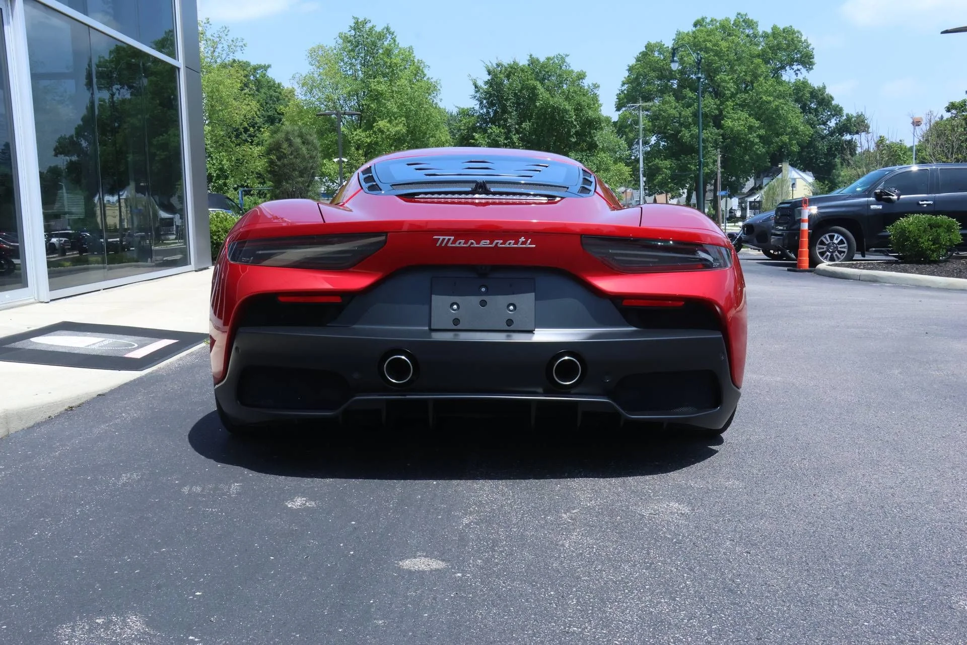 Used 2022  Maserati Base image 6