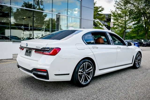 Used 2022 WHITE BMW 750i xDrive image 5