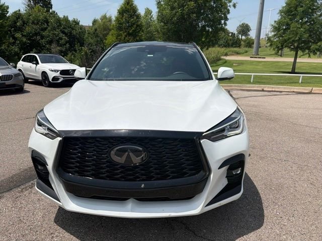 Used 2025 White INFINITI SPORT image 8